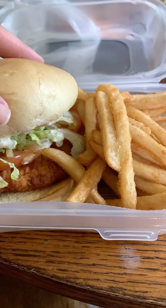 Crunchy Chicken Sandwich with Lettuce Tomato Mayo or Ranch